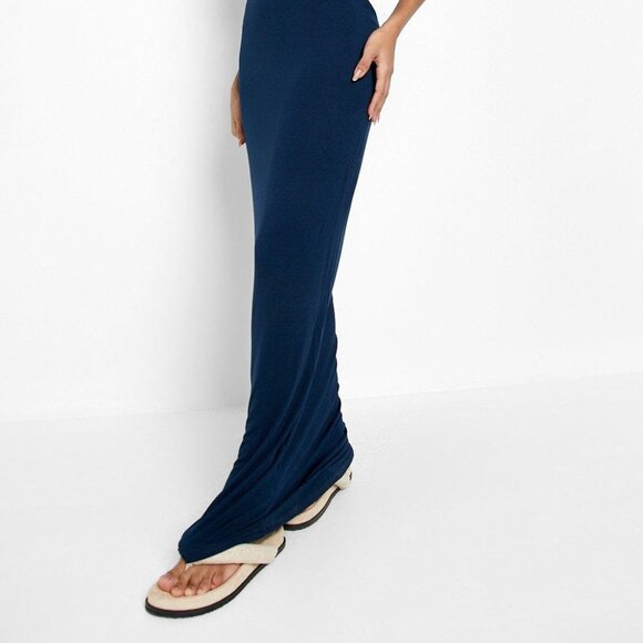 Boohoo maxi dress, petite scoop neck - Navy, size 4 - Picture 3 of 3